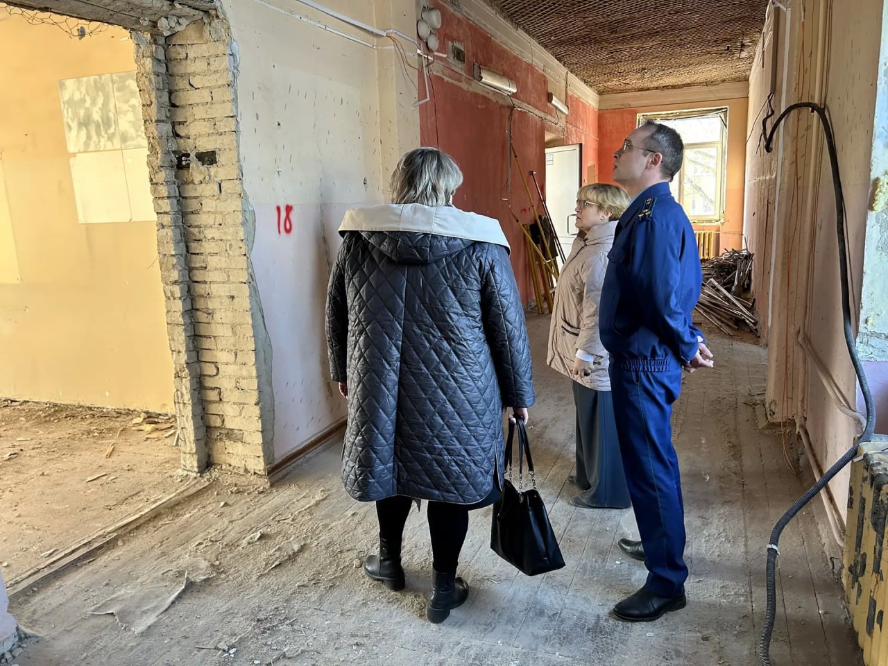 Прокуратура Красноперекопского района г. Ярославля держит на контроле ход выполнения работ по капитальному школы N 8 и учебного корпуса Ярославского промышленно-экономического колледжа имени Н.П. Пастухова Прокуратура Красноперекопского района г. Ярославля держит на контроле ход выполнения работ по капитальному школы N 8 и учебного корпуса Ярославского промышленно-экономического колледжа имени Н.П. Пастухова