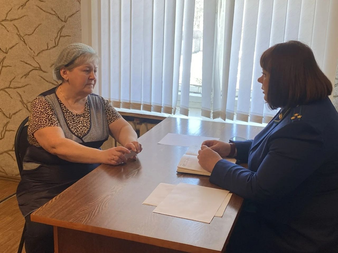 Прокурор Заволжского района г. Ярославля Светлана Качалова провела личный выездной приём в трудовом коллективе ООО «Ярославская фабрика валяной обуви» Прокурор Заволжского района г. Ярославля Светлана Качалова провела личный выездной приём в трудовом коллективе ООО «Ярославская фабрика валяной обуви»