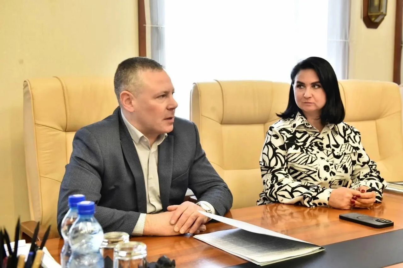 Михаил Евраев: С председателем совета директоров фармацевтического холдинга «Протек» Вадимом Сергеевичем Якуниным утвердили дорожную карту по созданию культурно-исторического кластера в Ростове Великом Михаил Евраев: С председателем совета директоров фармацевтического холдинга «Протек» Вадимом Сергеевичем Якуниным утвердили дорожную карту по созданию культурно-исторического кластера в Ростове Великом