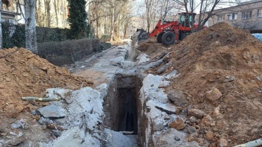 Ярославские специалисты помогают заменять водовод в подшефном районе Запорожья