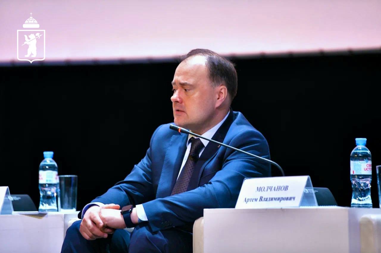 Артём Молчанов: Поддержка семейного бизнеса — важная задача города Артём Молчанов: Поддержка семейного бизнеса — важная задача города