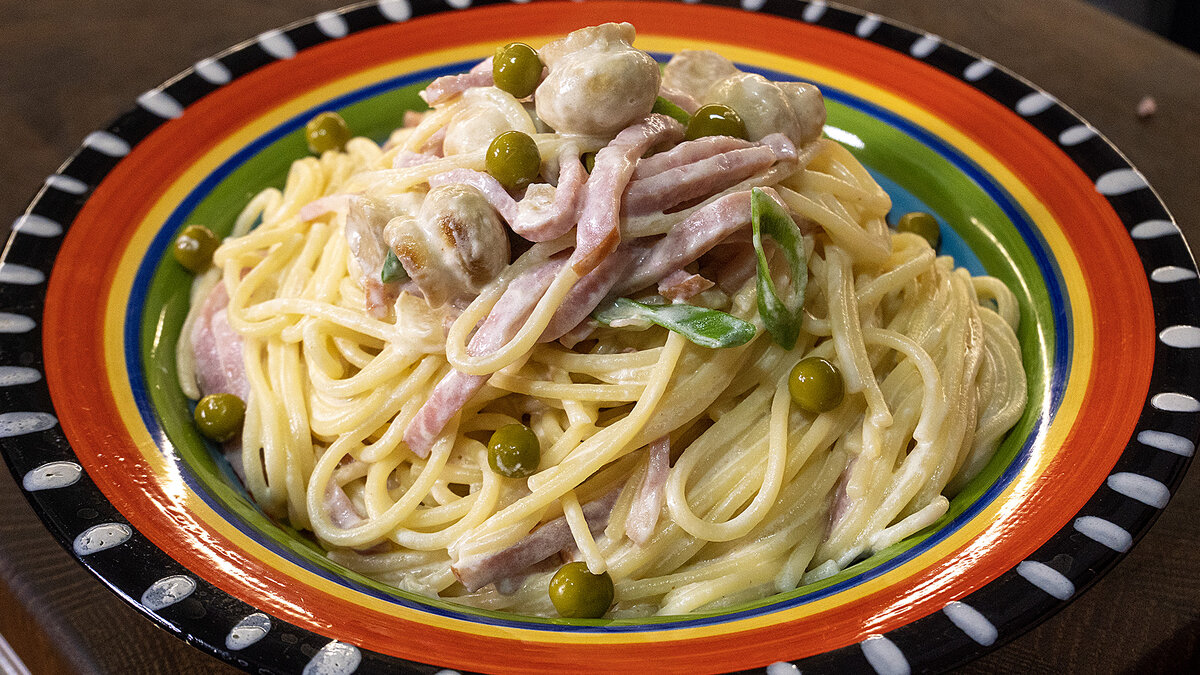 Ужин за десять минут: макароны с ветчиной и сыром