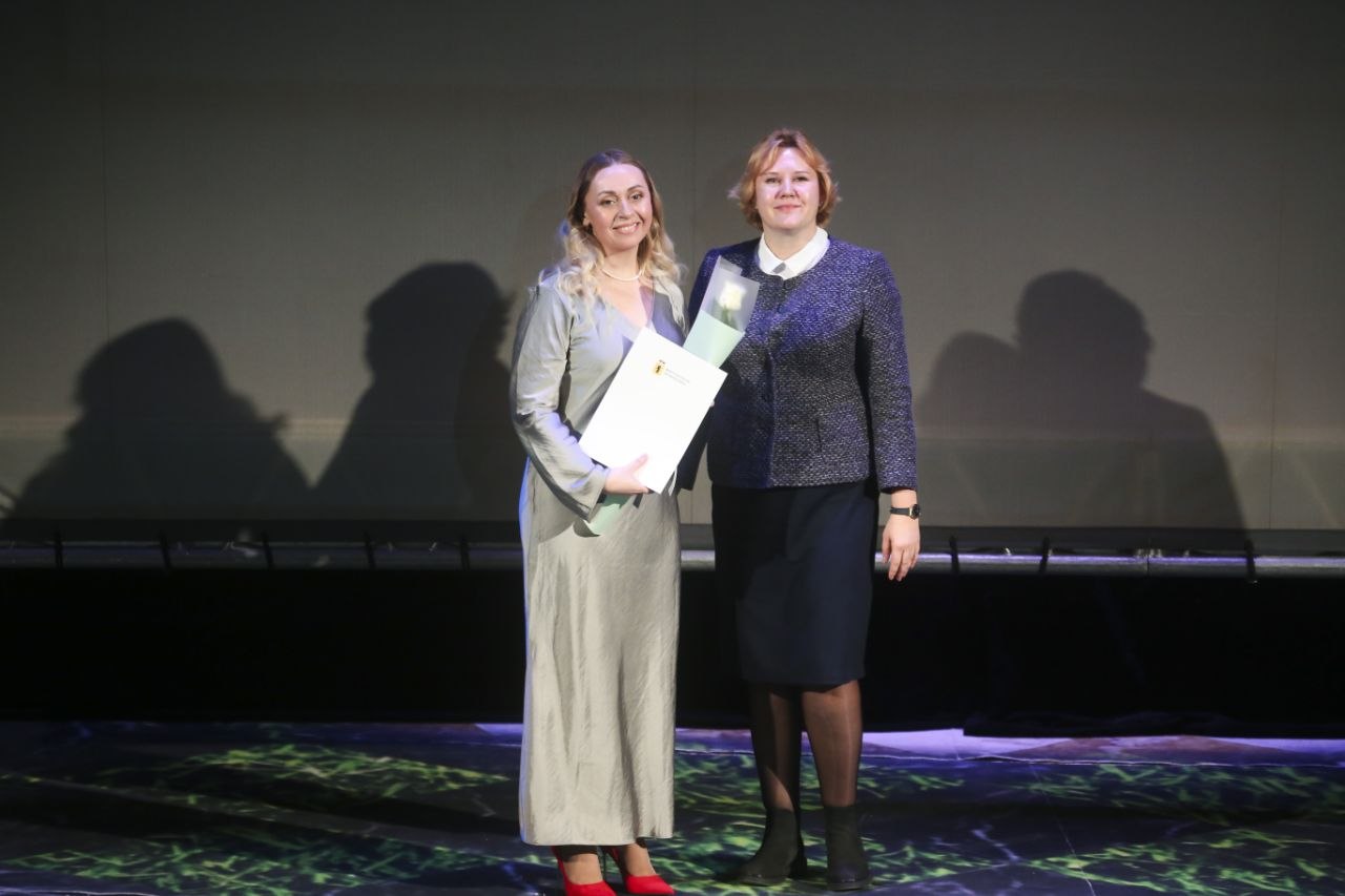 Михаил Евраев: Сегодня, в День работника культуры, на сцене театра юного зрителя чествовали лидеров отрасли Михаил Евраев: Сегодня, в День работника культуры, на сцене театра юного зрителя чествовали лидеров отрасли