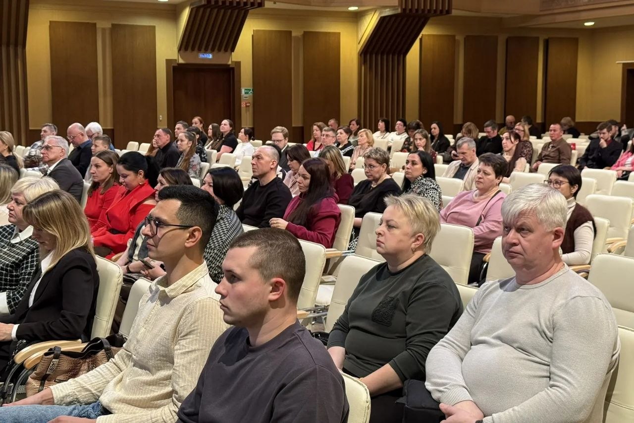 Михаил Евраев: В Ярославле на площадке КЗЦ «Миллениум» провели конференцию «Система продвижения локальных брендов: инструменты и практики» Михаил Евраев: В Ярославле на площадке КЗЦ «Миллениум» провели конференцию «Система продвижения локальных брендов: инструменты и практики»