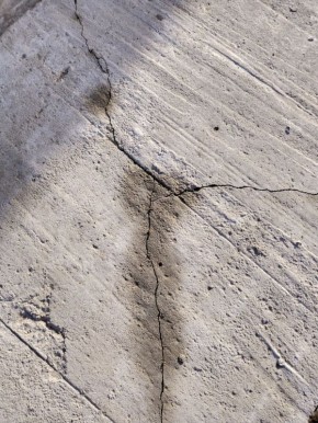 Секреты успешного бетонирования садовых дорожек: основные ошибки, которых стоит избегать