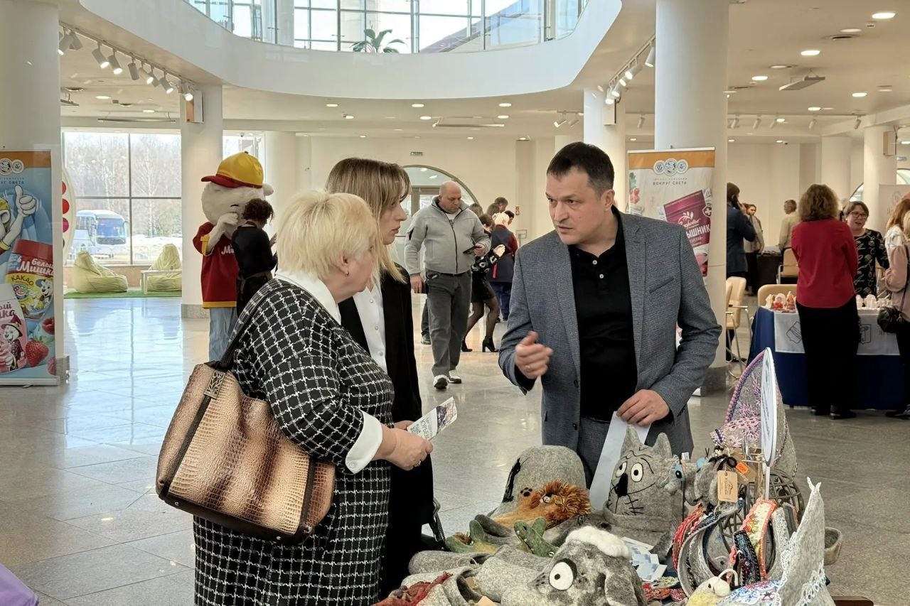 Михаил Евраев: В Ярославле на площадке КЗЦ «Миллениум» провели конференцию «Система продвижения локальных брендов: инструменты и практики» Михаил Евраев: В Ярославле на площадке КЗЦ «Миллениум» провели конференцию «Система продвижения локальных брендов: инструменты и практики»