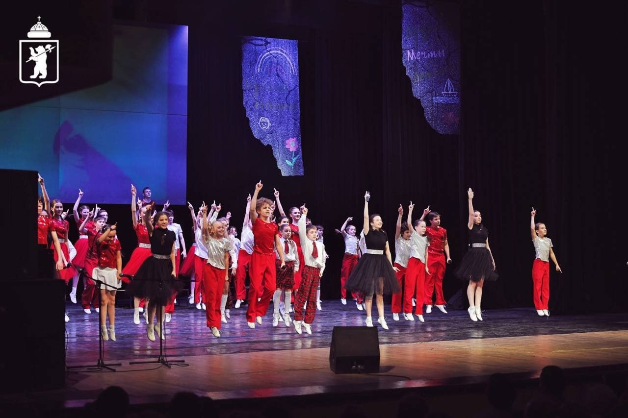 С Всемирным днём театра!. Сегодня мы чествуем тех, кто дарит нам волшебство сцены, яркие эмоции и незабываемые впечатления С Всемирным днём театра!. Сегодня мы чествуем тех, кто дарит нам волшебство сцены, яркие эмоции и незабываемые впечатления