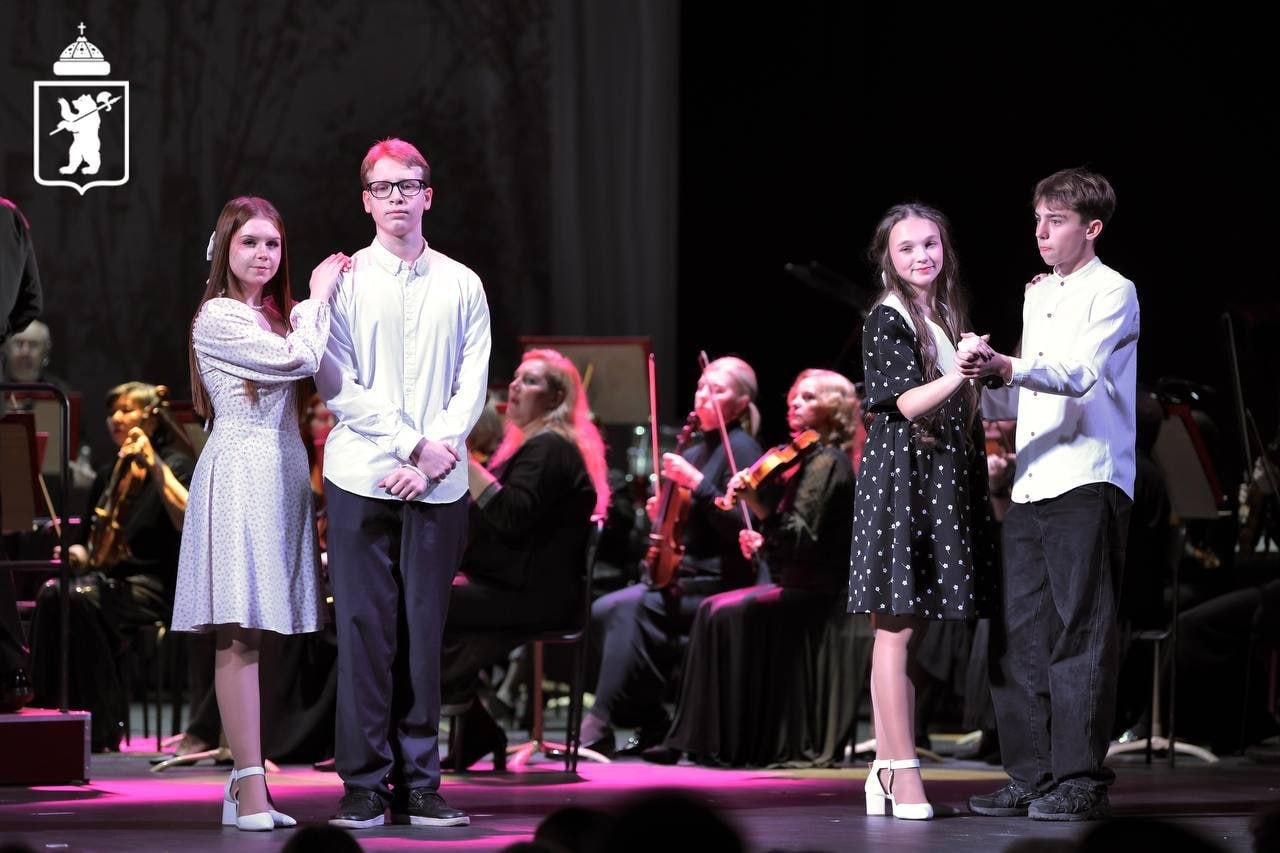 С Всемирным днём театра!. Сегодня мы чествуем тех, кто дарит нам волшебство сцены, яркие эмоции и незабываемые впечатления С Всемирным днём театра!. Сегодня мы чествуем тех, кто дарит нам волшебство сцены, яркие эмоции и незабываемые впечатления