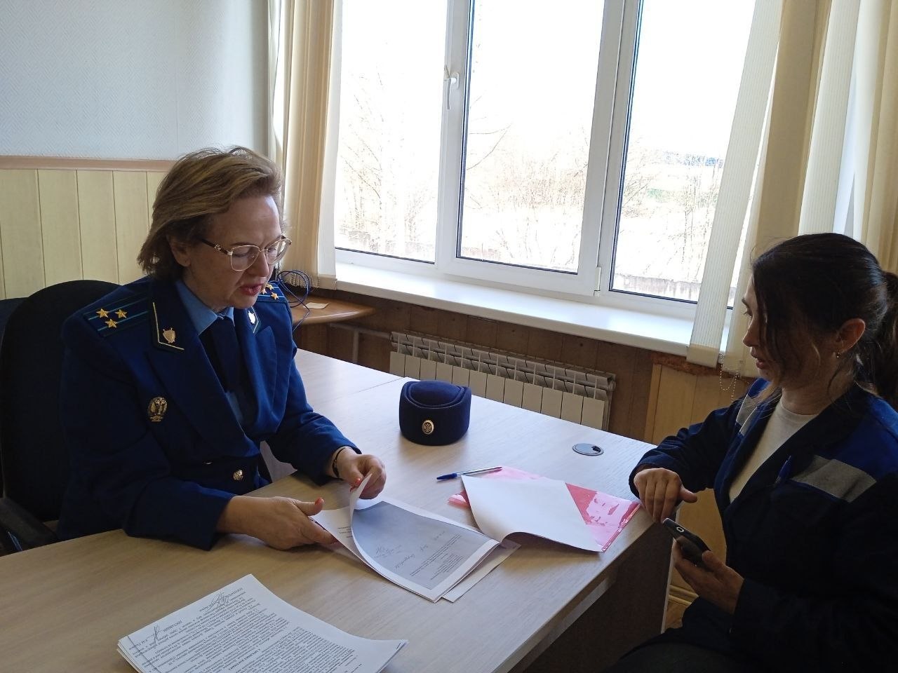 Тутаевский межрайонный прокурор Наталья Елисеева провела личный приём работников ООО "Феникс" Тутаевский межрайонный прокурор Наталья Елисеева провела личный приём работников ООО "Феникс"