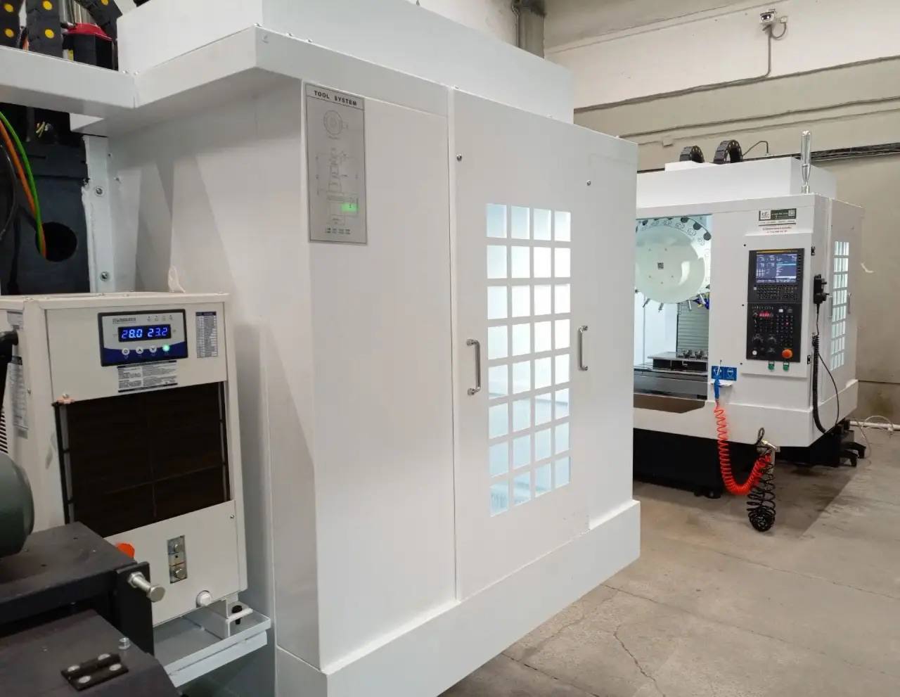 Дмитрий Рудаков: Рыбинский завод приборостроения установил 6 новых фрезерных станков с ЧПУ - 4 четырехосевые уже работают, еще 2 пятикоординатных центра проходят пусконаладку