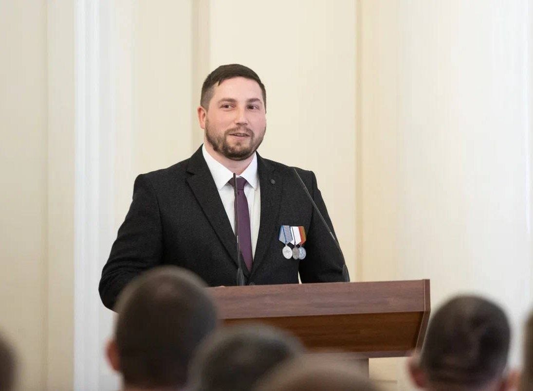 Михаил Евраев: Ярославский ветеран СВО Дмитрий Васильченко успешно завершил профессиональную переподготовку в МГИМО МИД России по программе «Управление городской инфраструктурой и развитием территорий» Михаил Евраев: Ярославский ветеран СВО Дмитрий Васильченко успешно завершил профессиональную переподготовку в МГИМО МИД России по программе «Управление городской инфраструктурой и развитием территорий»