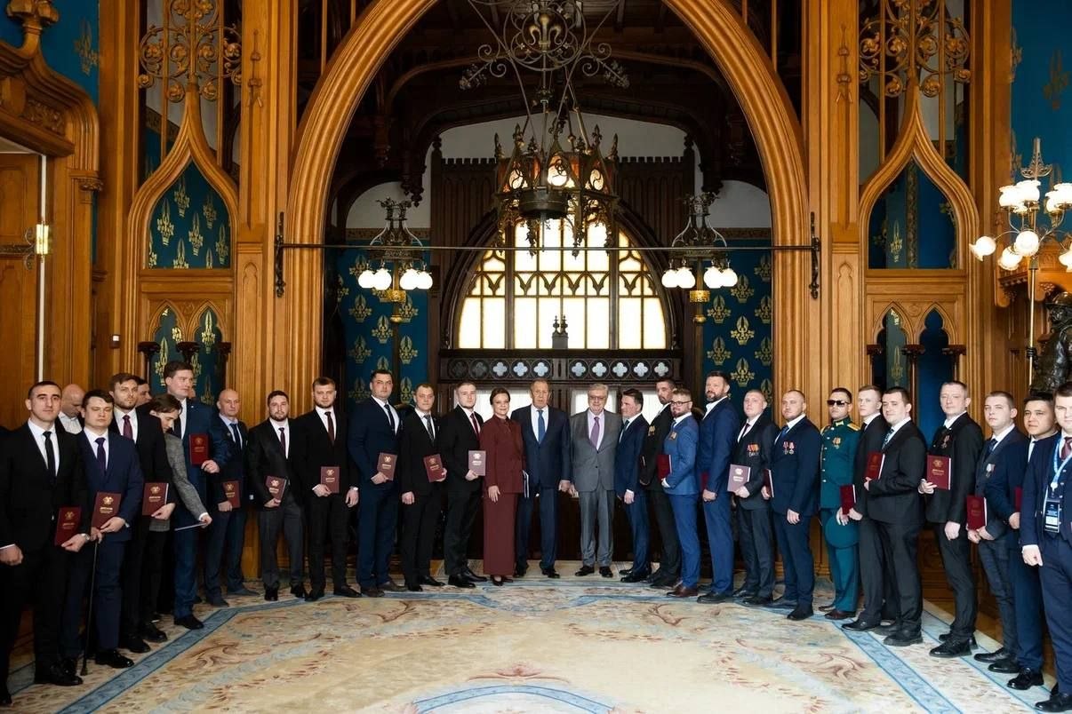 Михаил Евраев: Ярославский ветеран СВО Дмитрий Васильченко успешно завершил профессиональную переподготовку в МГИМО МИД России по программе «Управление городской инфраструктурой и развитием территорий» Михаил Евраев: Ярославский ветеран СВО Дмитрий Васильченко успешно завершил профессиональную переподготовку в МГИМО МИД России по программе «Управление городской инфраструктурой и развитием территорий»