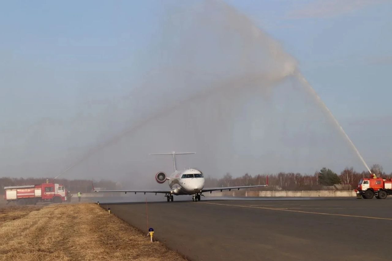 Михаил Евраев: Ярославский аэропорт встретил первый рейс из Нарьян-Мара Михаил Евраев: Ярославский аэропорт встретил первый рейс из Нарьян-Мара
