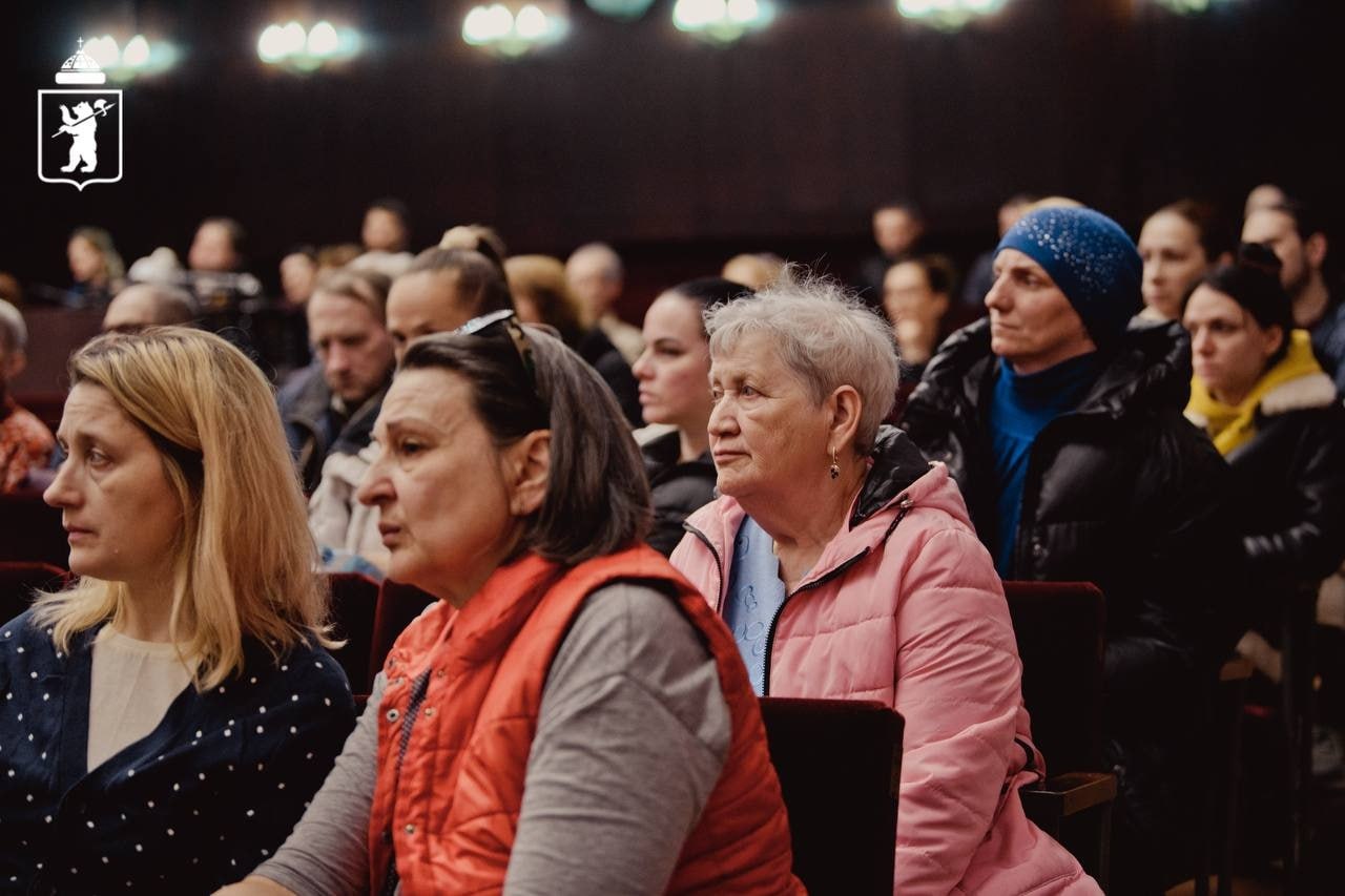 Мэр Ярославля встретился с пострадавшими от пожара жителями Мэр Ярославля встретился с пострадавшими от пожара жителями