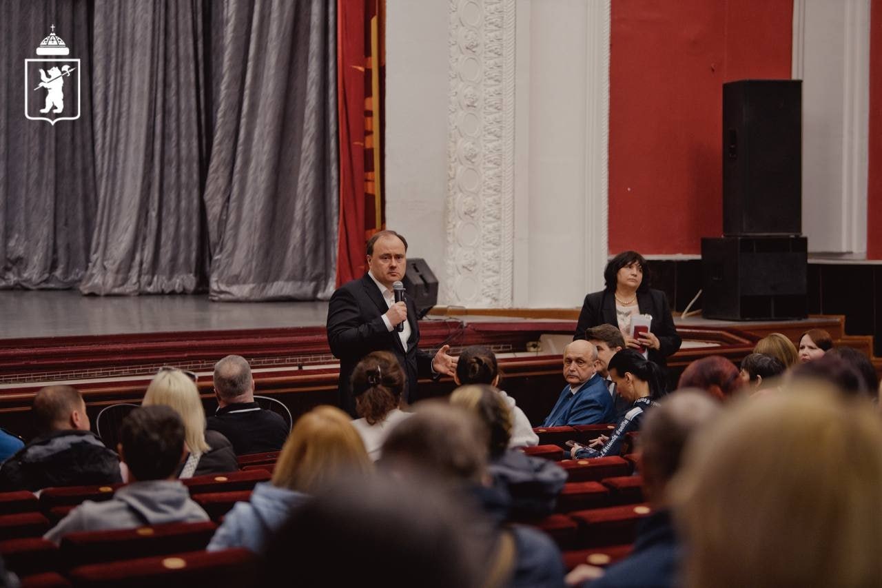 Мэр Ярославля встретился с пострадавшими от пожара жителями