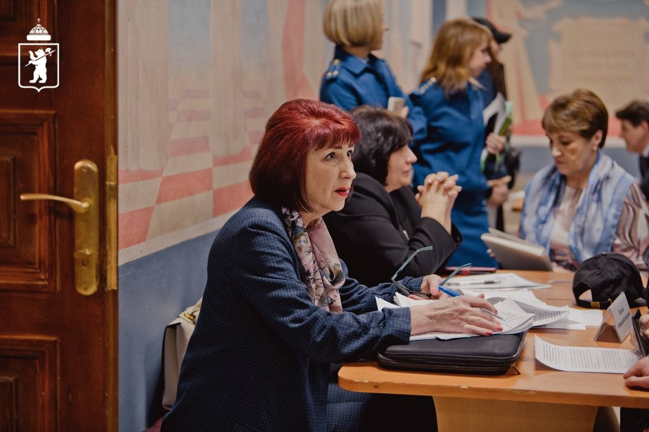 Мэр Ярославля встретился с пострадавшими от пожара жителями Мэр Ярославля встретился с пострадавшими от пожара жителями