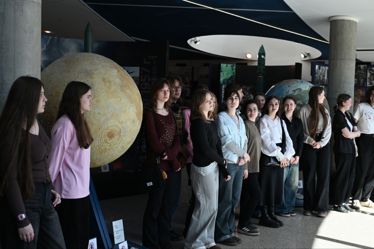 Михаил Евраев: Сегодня в нашем регионе, как и по всей стране, стартовала Неделя космоса, приуроченная к 65-летию со дня полета Юрия Гагарина Михаил Евраев: Сегодня в нашем регионе, как и по всей стране, стартовала Неделя космоса, приуроченная к 65-летию со дня полета Юрия Гагарина