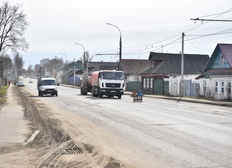 Михаил Евраев: Рабочий визит в Рыбинск начал с посещения завода дорожных машин Михаил Евраев: Рабочий визит в Рыбинск начал с посещения завода дорожных машин