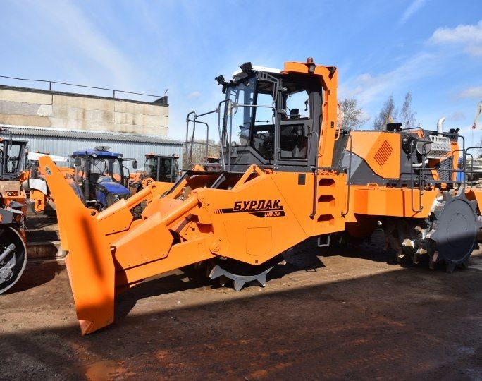 Михаил Евраев: Рабочий визит в Рыбинск начал с посещения завода дорожных машин Михаил Евраев: Рабочий визит в Рыбинск начал с посещения завода дорожных машин