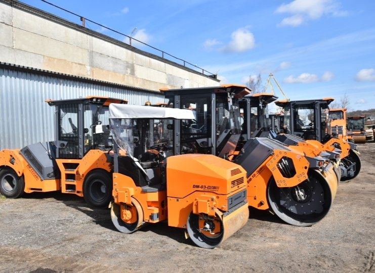 Михаил Евраев: Рабочий визит в Рыбинск начал с посещения завода дорожных машин Михаил Евраев: Рабочий визит в Рыбинск начал с посещения завода дорожных машин