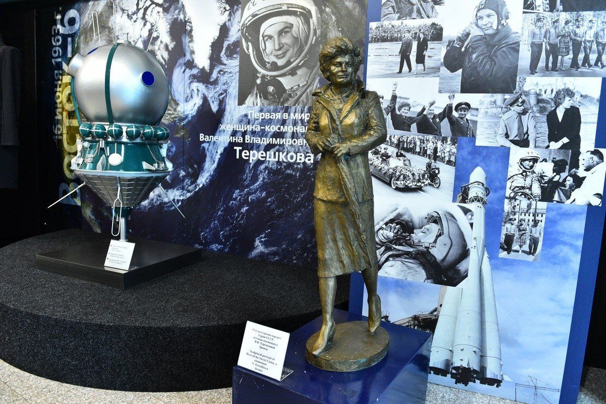 Михаил Евраев: Сегодня в нашем регионе, как и по всей стране, стартовала Неделя космоса, приуроченная к 65-летию со дня полета Юрия Гагарина Михаил Евраев: Сегодня в нашем регионе, как и по всей стране, стартовала Неделя космоса, приуроченная к 65-летию со дня полета Юрия Гагарина