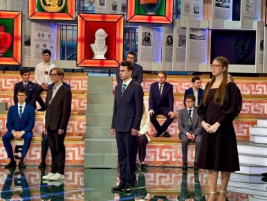 Михаил Евраев: Поздравляю Веронику Луговкину из провинциального колледжа и Семена Петухова из ярославской гимназии №3 с блестящим выступлением в финале телевизионной олимпиады «Умницы и умники»! Вероника вошла в число...