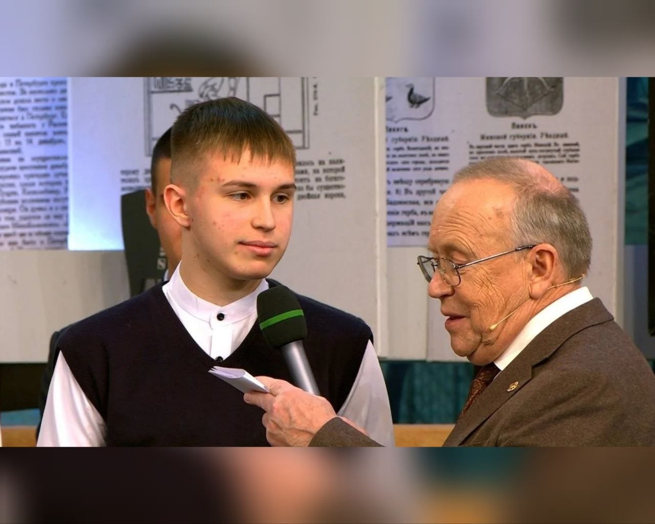 Михаил Евраев: Поздравляю Веронику Луговкину из провинциального колледжа и Семена Петухова из ярославской гимназии №3 с блестящим выступлением в финале телевизионной олимпиады «Умницы и умники»! Вероника вошла в число... Михаил Евраев: Поздравляю Веронику Луговкину из провинциального колледжа и Семена Петухова из ярославской гимназии №3 с блестящим выступлением в финале телевизионной олимпиады «Умницы и умники»! Вероника вошла в число...