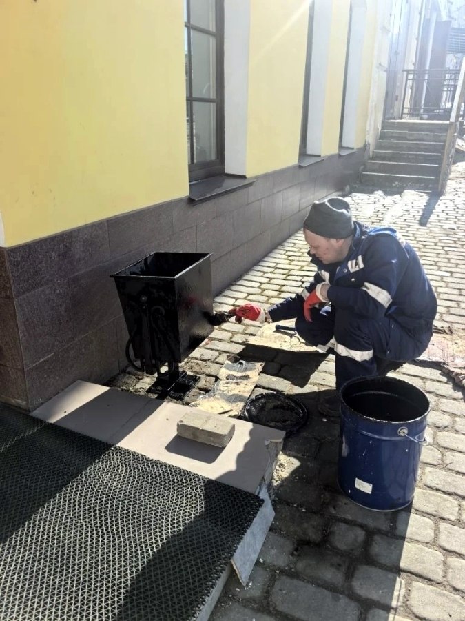 В Рыбинске в рамках субботника приводят в порядок малые архитектурные формы В Рыбинске в рамках субботника приводят в порядок малые архитектурные формы