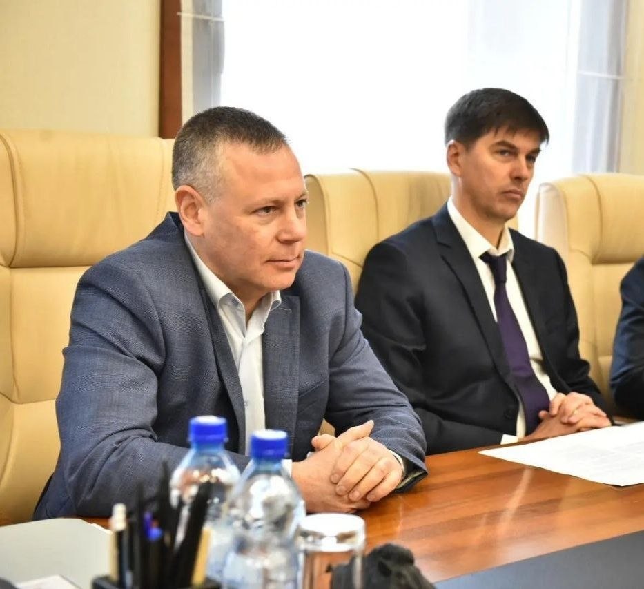 Михаил Евраев: На рабочей встрече с генеральным директором холдинга «Кордиант» Дмитрием Николаевичем Горбачёвым обсудили реализацию совместных инвестиционных и социальных проектов Михаил Евраев: На рабочей встрече с генеральным директором холдинга «Кордиант» Дмитрием Николаевичем Горбачёвым обсудили реализацию совместных инвестиционных и социальных проектов