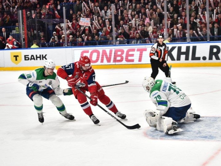 Михаил Евраев: Второй матч сыграли в серии четвертьфинала Кубка Гагарина «Локомотив» и «Салават Юлаев» Михаил Евраев: Второй матч сыграли в серии четвертьфинала Кубка Гагарина «Локомотив» и «Салават Юлаев»