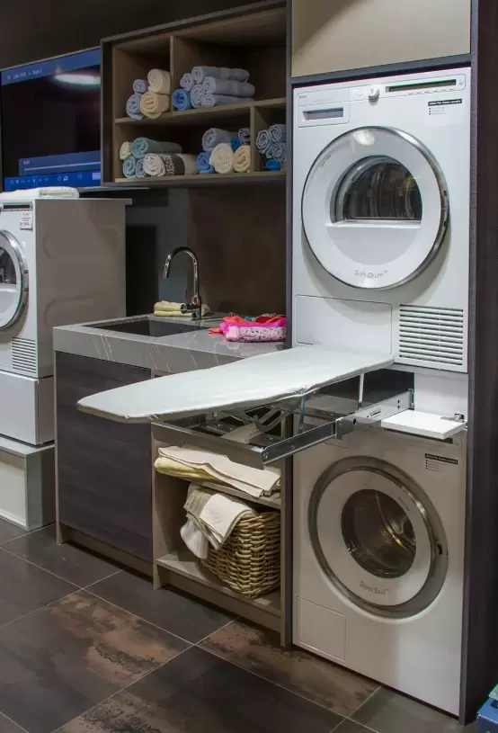 Умная экономия пространства: установка сушильной машины на стиральную