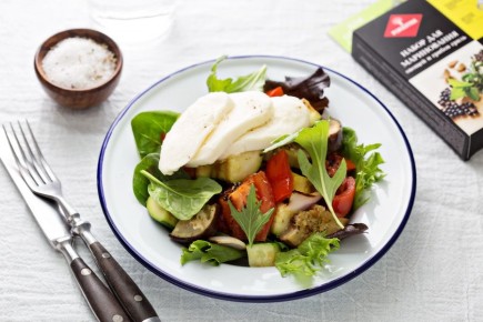 Овощи-гриль с моцареллой: яркость лета на вашем столе