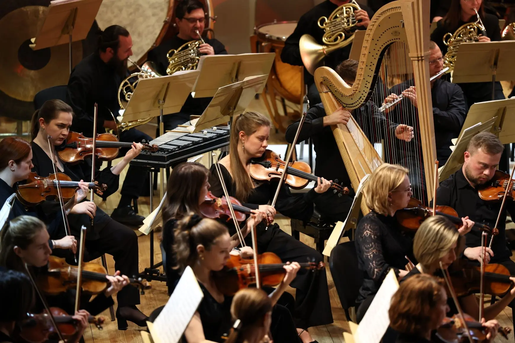 Михаил Евраев: В Ярославской филармонии прошел концерт сводного оркестра Большого и Мариинского театров под управлением Валерия Абисаловича Гергиева Михаил Евраев: В Ярославской филармонии прошел концерт сводного оркестра Большого и Мариинского театров под управлением Валерия Абисаловича Гергиева