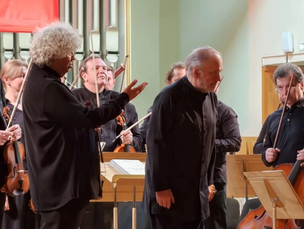 Михаил Евраев: В Ярославской филармонии прошел концерт сводного оркестра Большого и Мариинского театров под управлением Валерия Абисаловича Гергиева Михаил Евраев: В Ярославской филармонии прошел концерт сводного оркестра Большого и Мариинского театров под управлением Валерия Абисаловича Гергиева