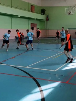 В Ярославле полицейские и дети приняли участие в областном турнире по мини-футболу "Полиция-детям!"