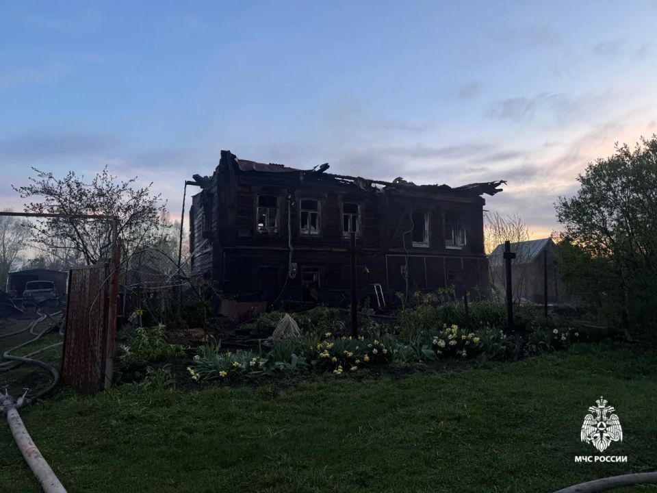 Пожар в Ярославской области уничтожил частную собственность Пожар в Ярославской области уничтожил частную собственность