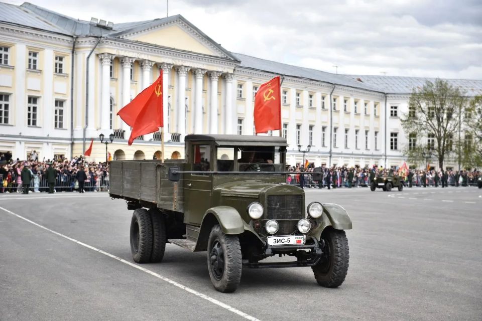 Михаил Евраев: В День Победы по улицам Ярославля с 11 до 15 часов пройдет колонна техники «Машины Победы»