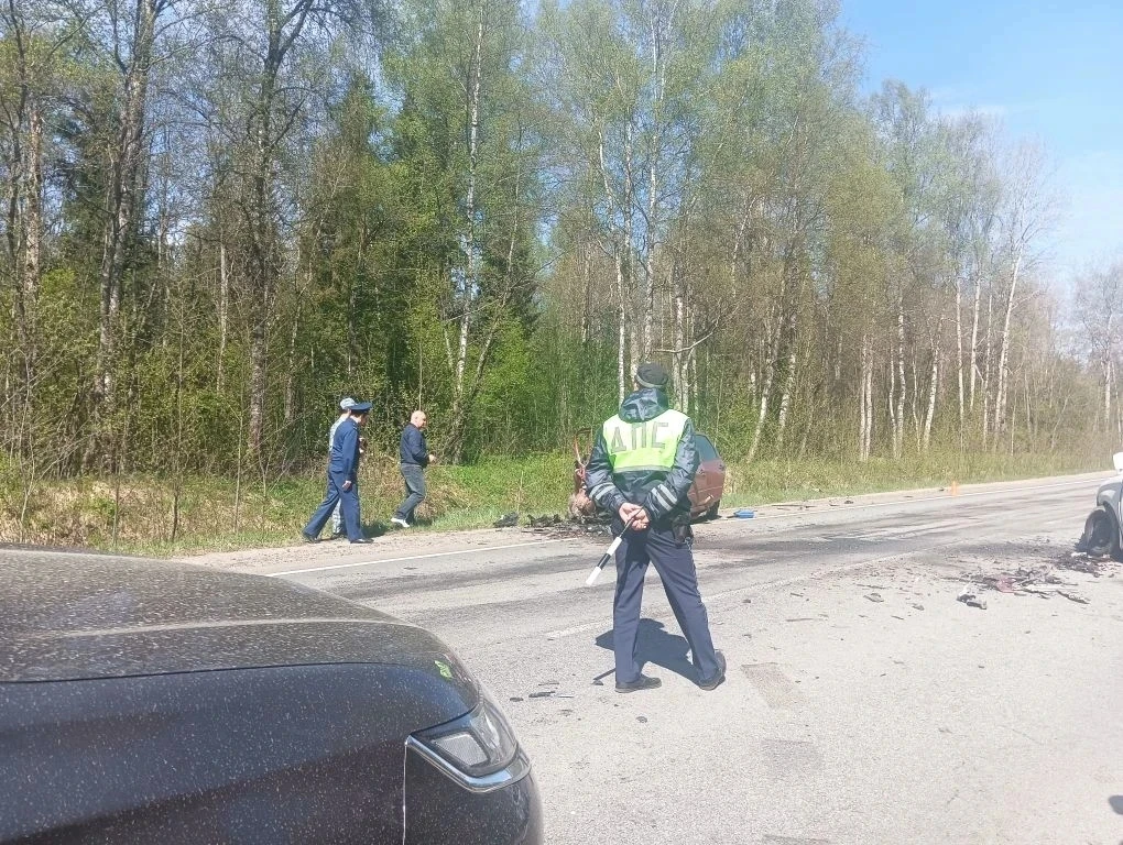 Заместитель Рыбинского городского прокурора Андрей Папушкин выехал для координации действий сотрудников правоохранительных органов на место ДТП с участием двух автомобилей Заместитель Рыбинского городского прокурора Андрей Папушкин выехал для координации действий сотрудников правоохранительных органов на место ДТП с участием двух автомобилей