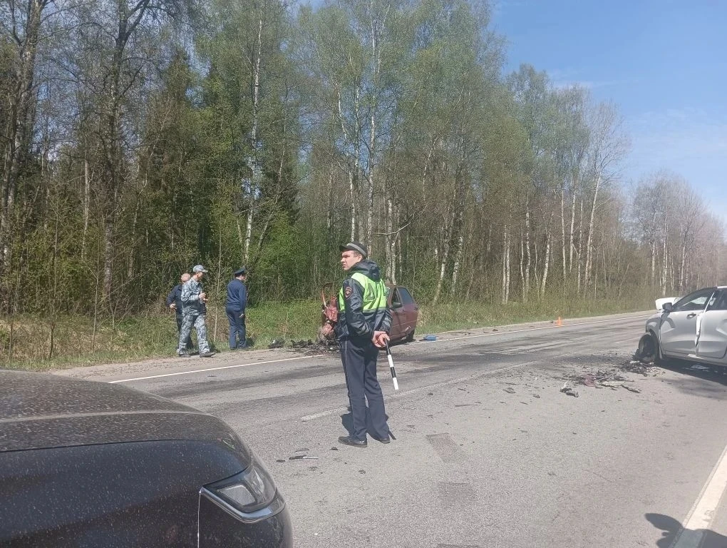 Заместитель Рыбинского городского прокурора Андрей Папушкин выехал для координации действий сотрудников правоохранительных органов на место ДТП с участием двух автомобилей Заместитель Рыбинского городского прокурора Андрей Папушкин выехал для координации действий сотрудников правоохранительных органов на место ДТП с участием двух автомобилей