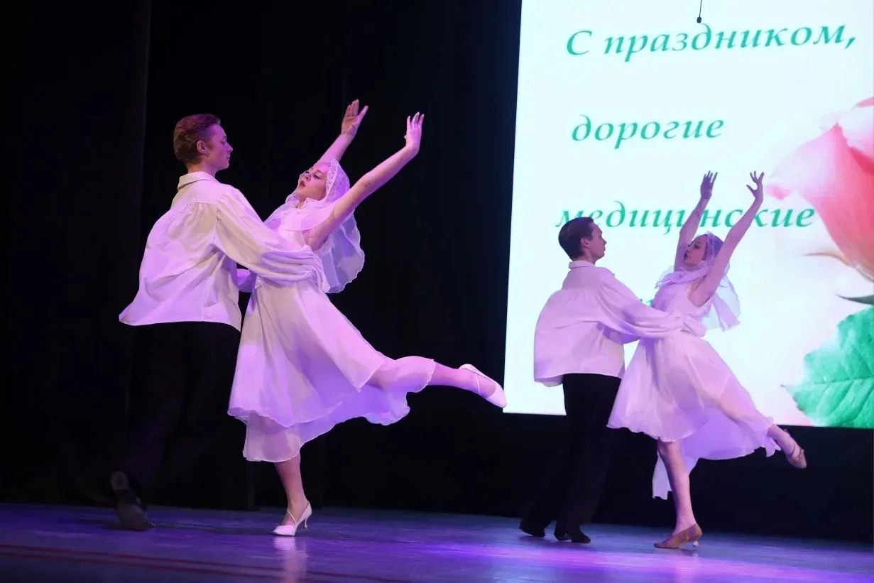 Михаил Евраев: На торжественном вечере, посвященном Международному дню медицинской сестры, чествовали специалистов, которые работают в системе здравоохранения региона Михаил Евраев: На торжественном вечере, посвященном Международному дню медицинской сестры, чествовали специалистов, которые работают в системе здравоохранения региона