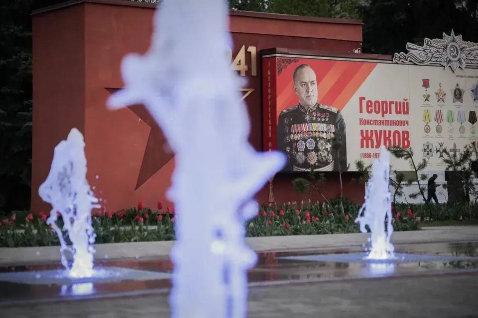 Дмитрий Рудаков: Посмотрите, как преобразилась площадь Маршала Жукова! Сегодня трудно поверить, что ещё год назад здесь была разруха Дмитрий Рудаков: Посмотрите, как преобразилась площадь Маршала Жукова! Сегодня трудно поверить, что ещё год назад здесь была разруха