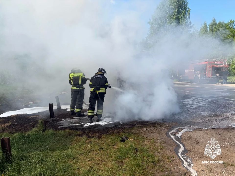 В Переславль-Залесском округе сгорел автомобиль В Переславль-Залесском округе сгорел автомобиль