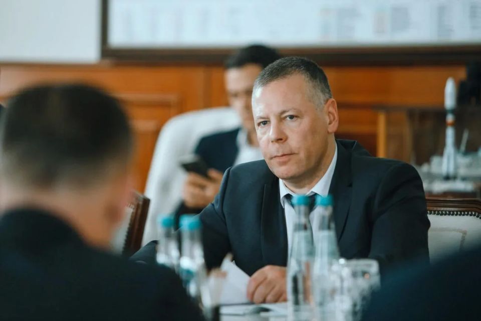 Михаил Евраев: Инфраструктурное развитие нашего региона обсудили на рабочих встречах с министром транспорта России Андреем Сергеевичем Никитиным, заместителем генерального директора ОАО «РЖД» Иваном Николаевичем Колесниковым... Михаил Евраев: Инфраструктурное развитие нашего региона обсудили на рабочих встречах с министром транспорта России Андреем Сергеевичем Никитиным, заместителем генерального директора ОАО «РЖД» Иваном Николаевичем Колесниковым...