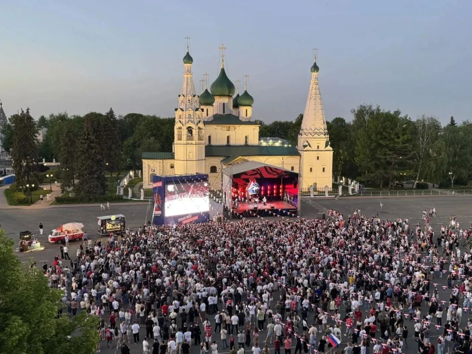Михаил Евраев: Уверенная, красивая победа «Локомотива» над «Ак Барсом»! Приехал на игру в конце второго периода – счет на табло был 2:0 в пользу нашей команды Михаил Евраев: Уверенная, красивая победа «Локомотива» над «Ак Барсом»! Приехал на игру в конце второго периода – счет на табло был 2:0 в пользу нашей команды