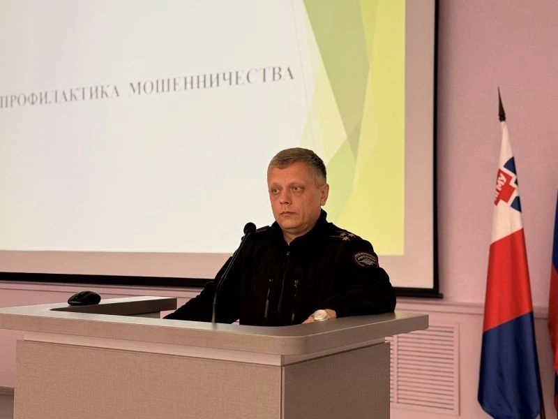 Полиция проводит разъяснительную работу с иностранными студентами Полиция проводит разъяснительную работу с иностранными студентами