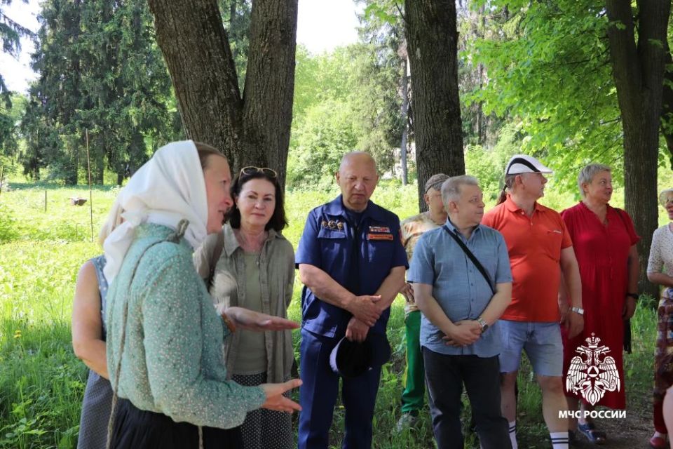 Для ветеранов ветеранской организации Главного управления МЧС России по Ярославской области была организована особенная экскурсионная поездка в живописный Борисоглебский округ Для ветеранов ветеранской организации Главного управления МЧС России по Ярославской области была организована особенная экскурсионная поездка в живописный Борисоглебский округ