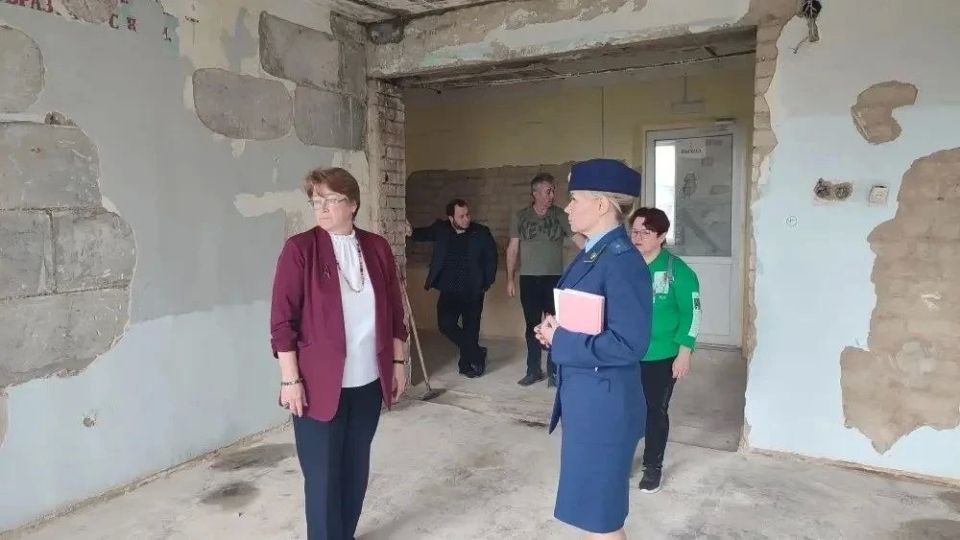В рамках надзорного сопровождения реализации национальных проектов Переславская межрайонная прокуратура контролирует исполнение требований законодательства при капитальном ремонте здания Центра образования «Гимназия» по... В рамках надзорного сопровождения реализации национальных проектов Переславская межрайонная прокуратура контролирует исполнение требований законодательства при капитальном ремонте здания Центра образования «Гимназия» по...