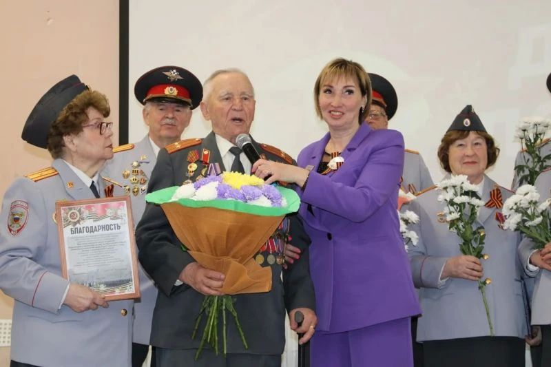 Хор ветеранов регионального УМВД провел творческую встречу в Санаторно-лесной школе им. В.И. Шарова