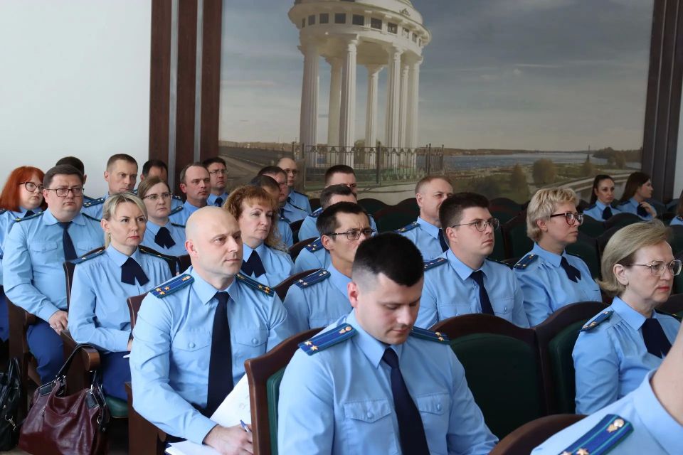 Прокурор Ярославской области Климент Юрздицкий провел заседание коллегии прокуратуры области по вопросу исполнения судебных решений, вынесенных по исковым заявлениям прокуроров Прокурор Ярославской области Климент Юрздицкий провел заседание коллегии прокуратуры области по вопросу исполнения судебных решений, вынесенных по исковым заявлениям прокуроров