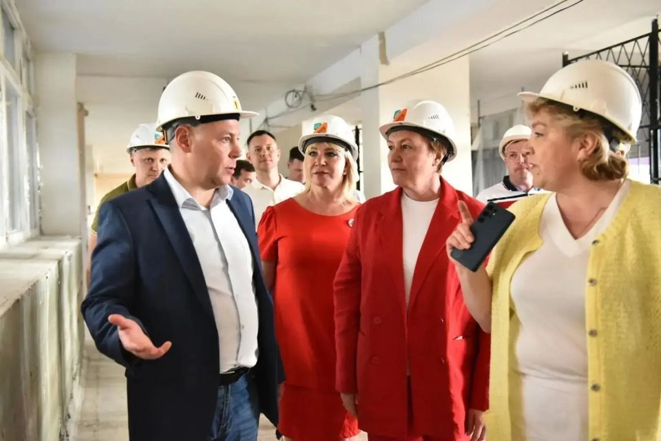 Михаил Евраев: В ходе рабочей поездки в Тутаевский округ проверил, как идут благоустройство и ремонт важных для жителей социальных объектов Михаил Евраев: В ходе рабочей поездки в Тутаевский округ проверил, как идут благоустройство и ремонт важных для жителей социальных объектов